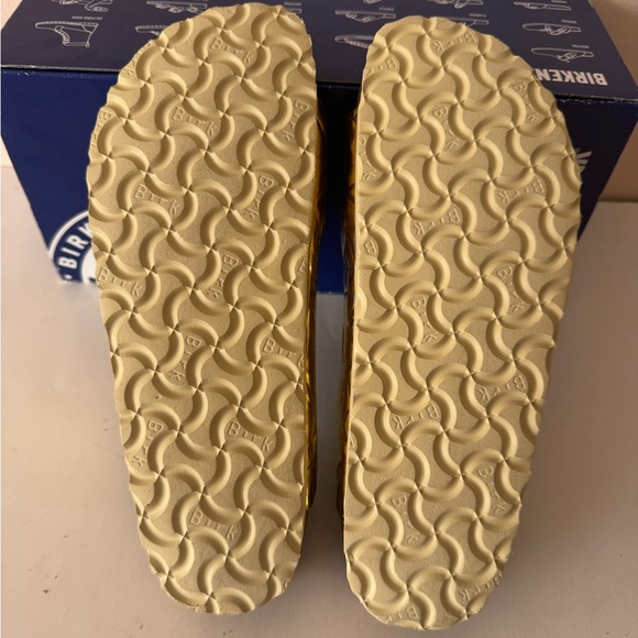 Birkenstock Arizona Leather Bronze Soft Footbed Sandal. Rare. Size: 7, 38 - Picture 8 of 13